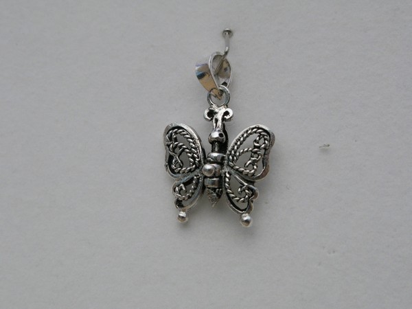 Stříbrný přívěsek motýl