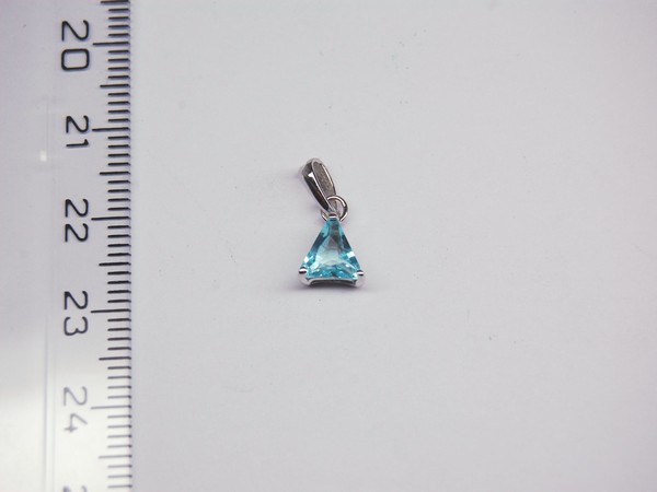 Stříbrný přívěsek - sv. modrý trojúhelník