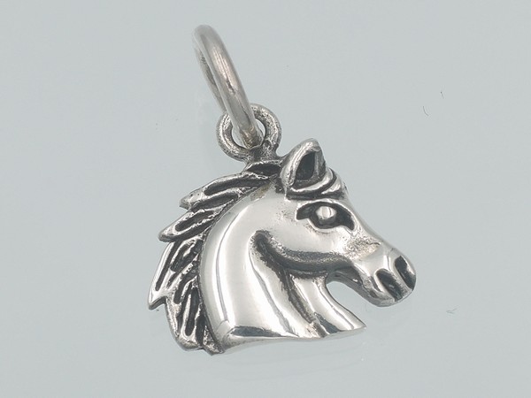 stříbrný přívěsek hlava koně